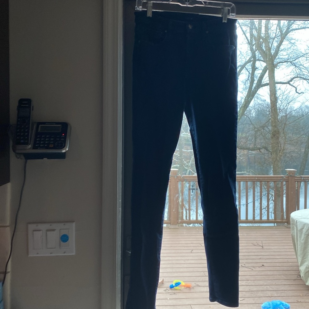Gently worn Joe’s straight leg skinny jeans Waist 29